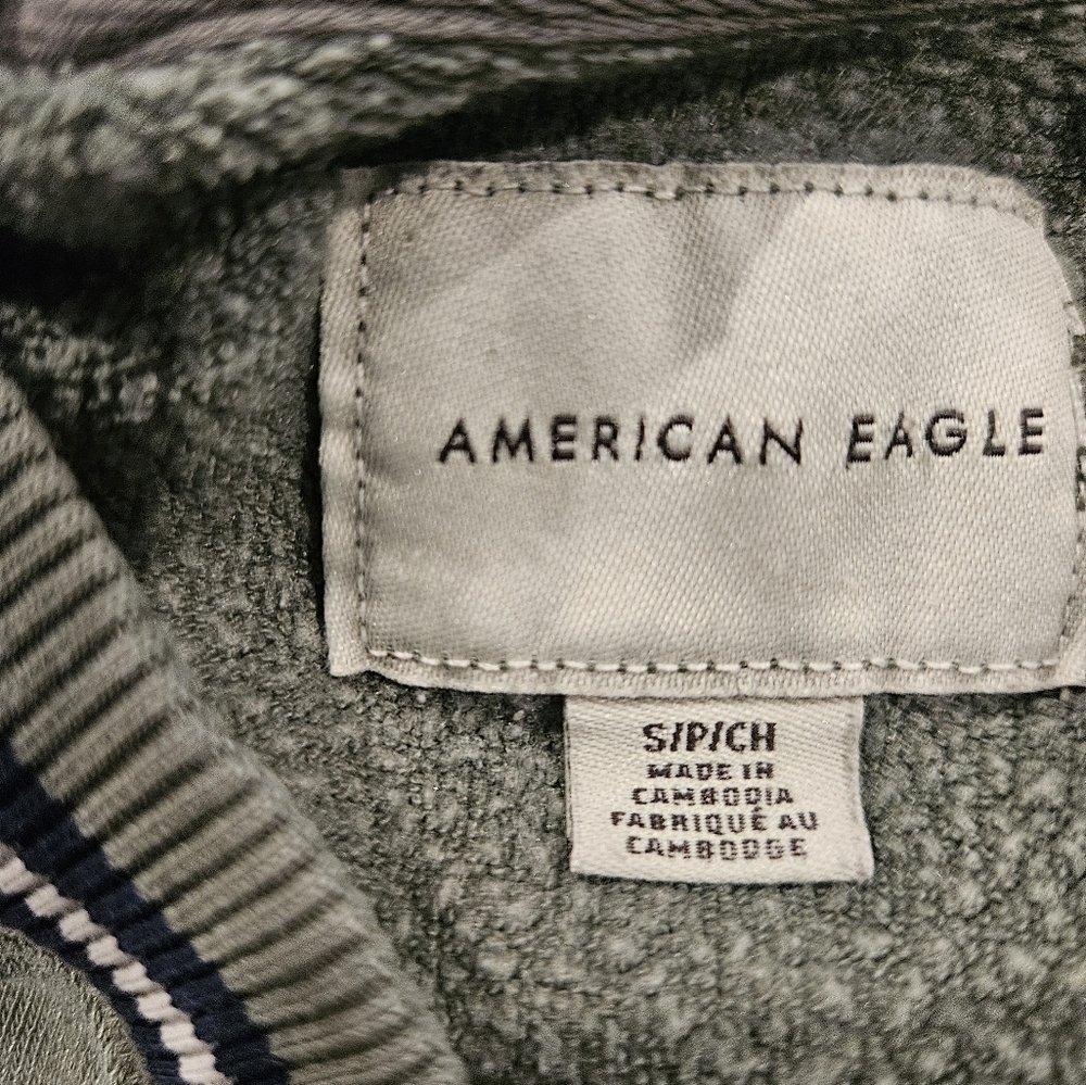 American Eagle Cropped Sweater - Picture 3 of 6